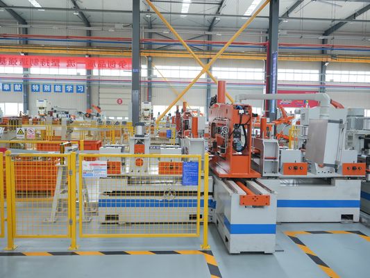 satın al Özelleştirilebilir Renkli Otomatik Rulo Yapım Makinesi 10-15m/Min Çelik Gerdiç Tahta Üretim hattı online manufacture