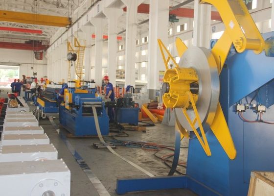 satın al 30m/Min Kanal Yapma Makinesi Otomatik Strut Kanal Rulo Formasyon Makinesi online manufacture